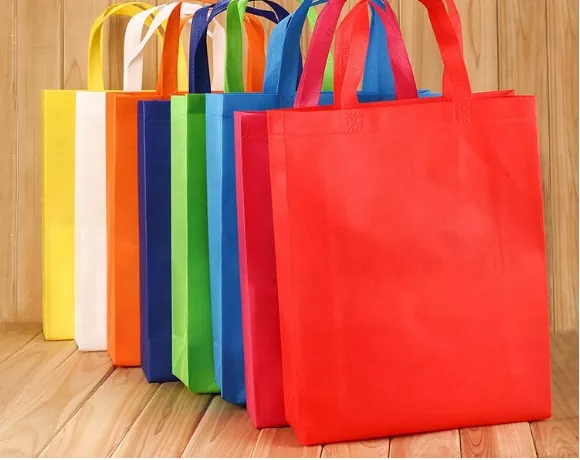不織布バッグは人生で一般的です
