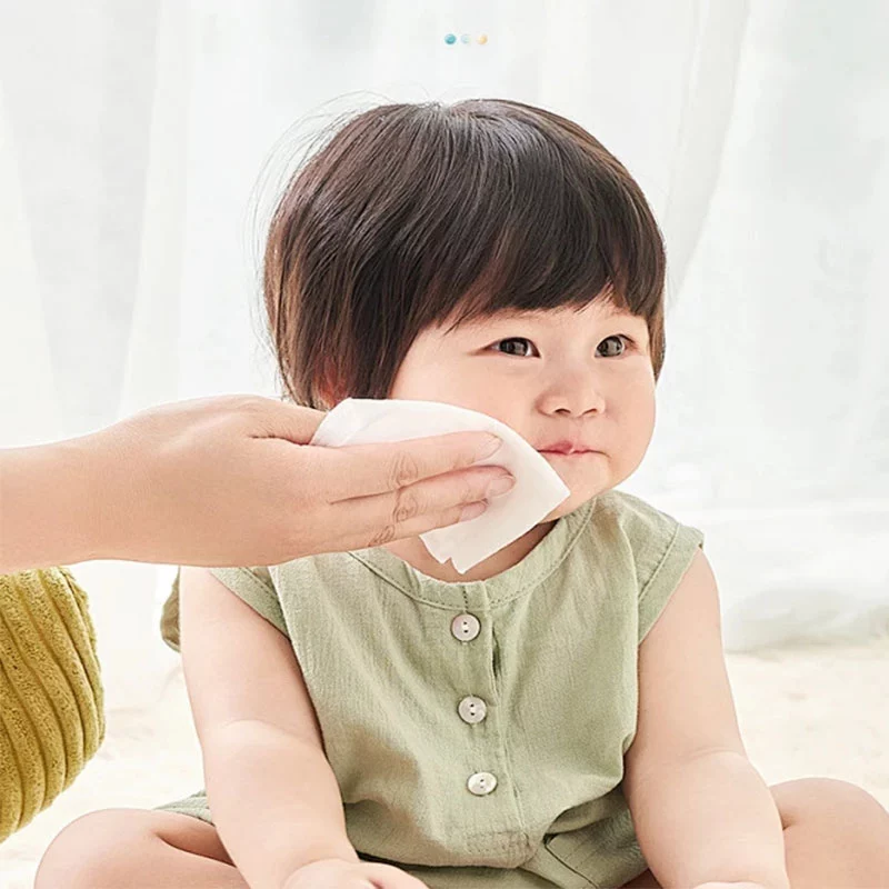 Tymusの子供たちはタオルに直面しています：繊細な肌の穏やかなケア